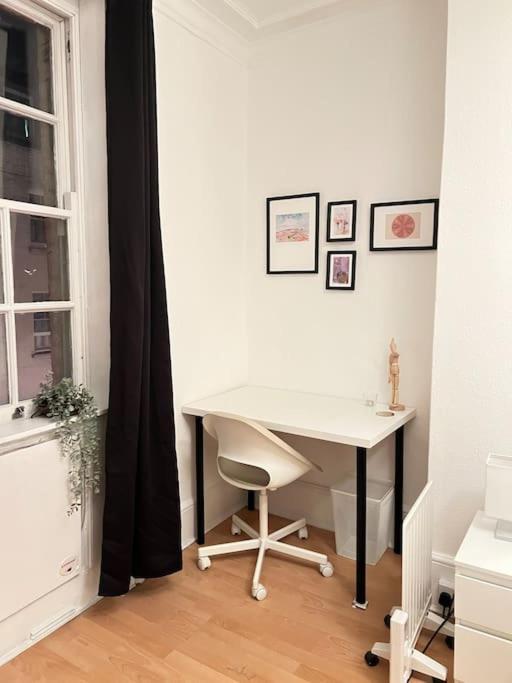 Lovely 2 Bed Flat In Soho! London Eksteriør bilde