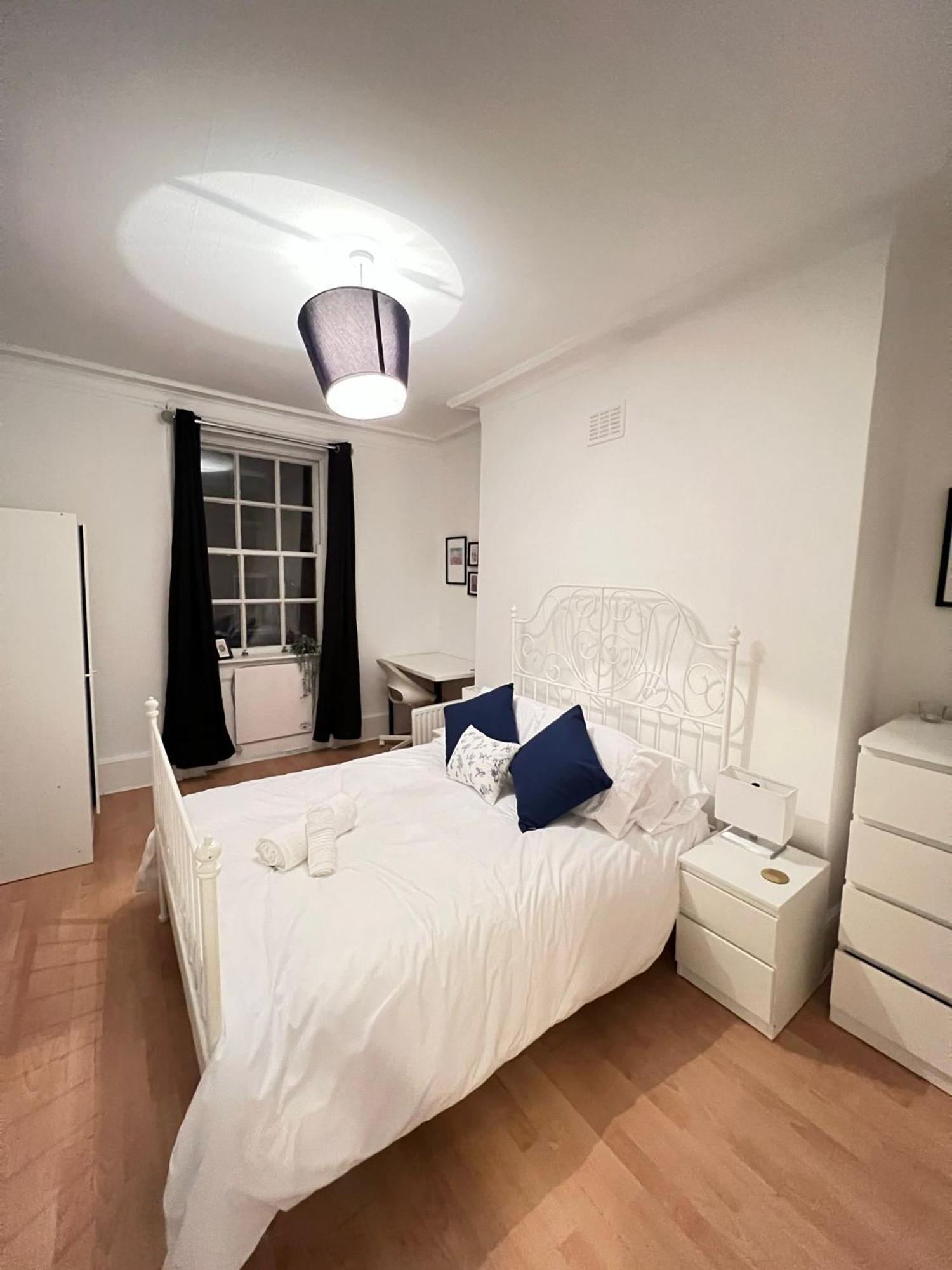 Lovely 2 Bed Flat In Soho! London Eksteriør bilde