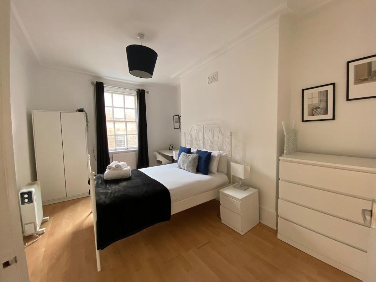 Lovely 2 Bed Flat In Soho! London Eksteriør bilde