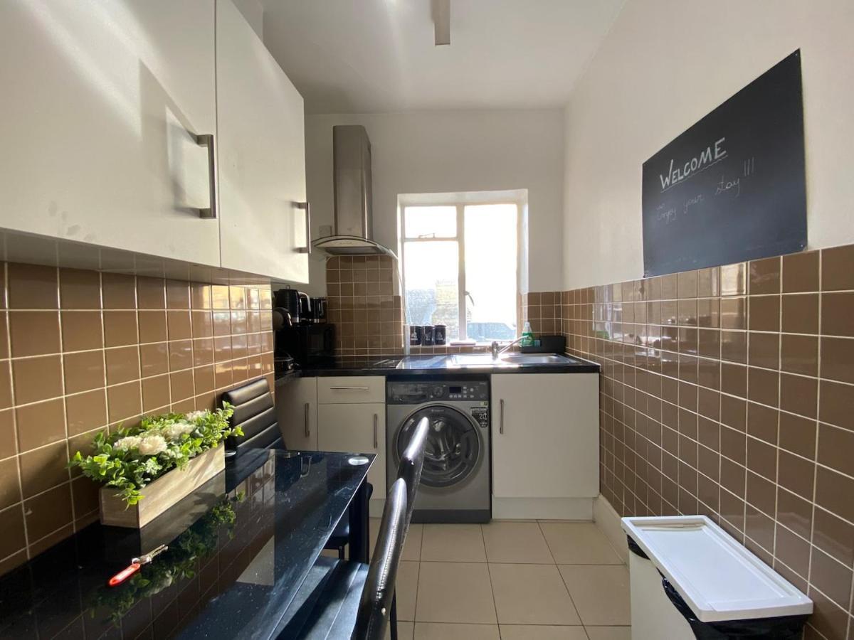 Lovely 2 Bed Flat In Soho! London Eksteriør bilde