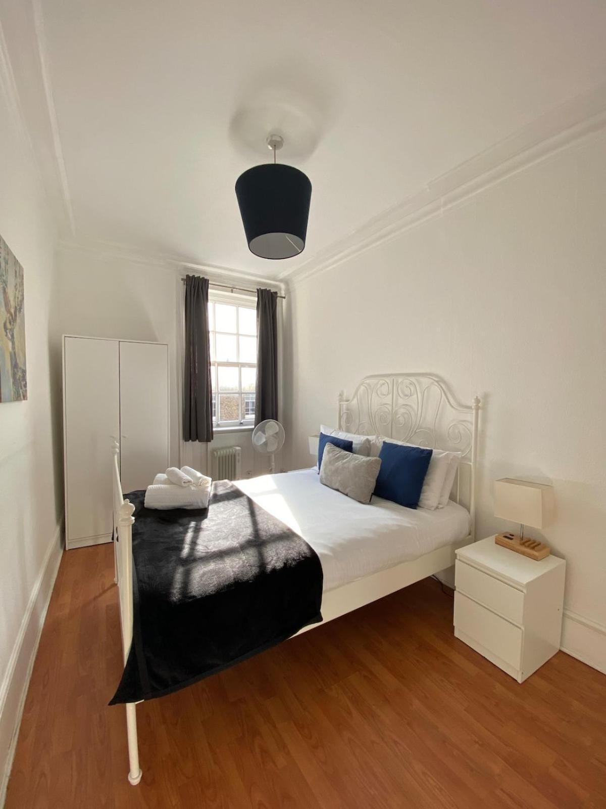Lovely 2 Bed Flat In Soho! London Eksteriør bilde