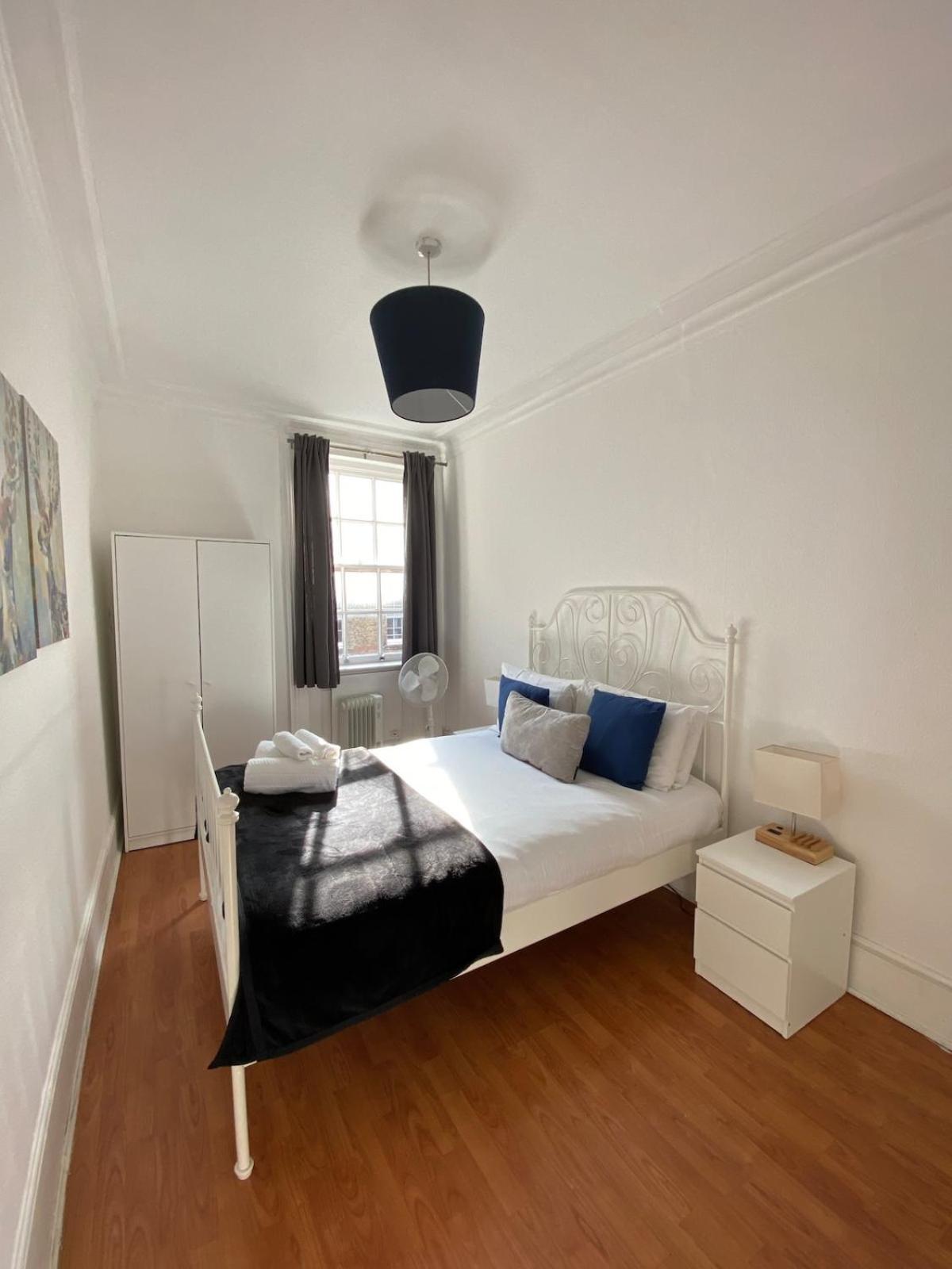 Lovely 2 Bed Flat In Soho! London Eksteriør bilde